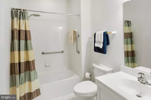 Bath - 338 Hamlet Cir, Edgewater, MD 21037 photo 4 of 4
