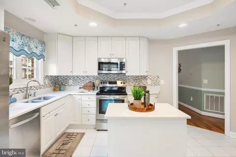 Kitchen - 338 Hamlet Cir, Edgewater, MD 21037 photo 2 of 3
