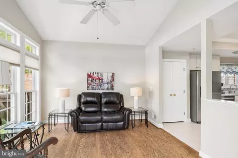Entry Way - 338 Hamlet Cir, Edgewater, MD 21037 photo 1 of 2