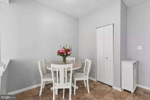 Entry Way - 30 Millhaven Ct, Edgewater, MD 21037 photo 3 of 9