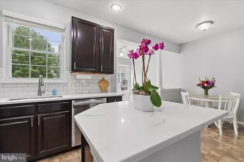 Kitchen - 30 Millhaven Ct, Edgewater, MD 21037 photo 4 of 4