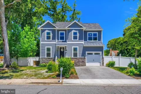 209 Pennsylvania Ave, Pasadena, MD 21122