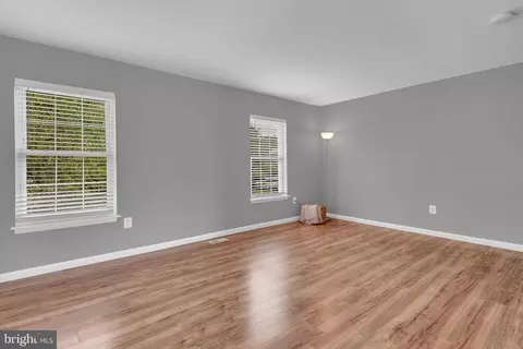 Living - 8650 Head Harbour, Pasadena, MD 21122 photo 1 of 7