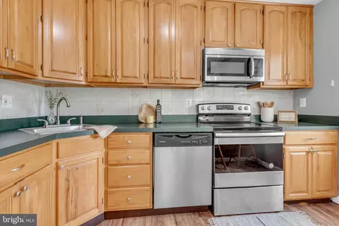Kitchen - 8650 Head Harbour, Pasadena, MD 21122 photo 3 of 5