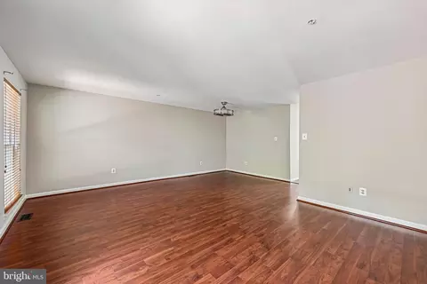 7845 Foxfarm Ln, Glen Burnie, MD 21061
