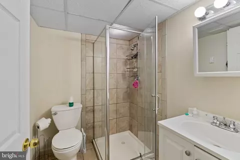 Bath - 7959 Oak Rd, Pasadena, MD 21122 photo 3 of 3