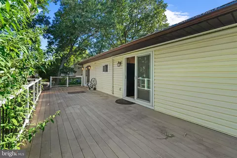 Exterior - 7959 Oak Rd, Pasadena, MD 21122 photo 3 of 8
