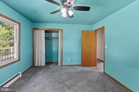 Bedroom - 7959 Oak Rd, Pasadena, MD 21122 photo 2 of 8