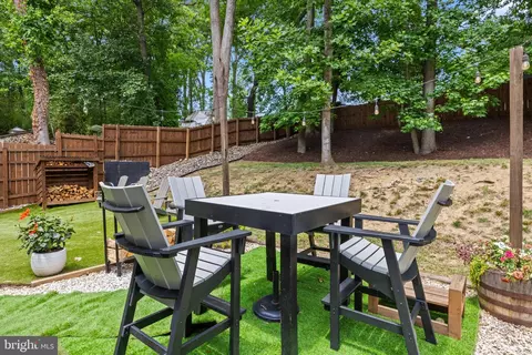 Exterior - 108 Maple Dr, Annapolis, MD 21403 photo 7 of 11
