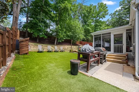 Exterior - 108 Maple Dr, Annapolis, MD 21403 photo 4 of 11