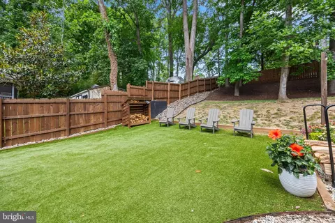 Exterior - 108 Maple Dr, Annapolis, MD 21403 photo 5 of 11