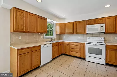 Kitchen - 7879 Elizabeth Rd, Pasadena, MD 21122 photo 1 of 3