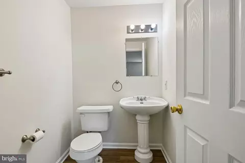 Bath - 7879 Elizabeth Rd, Pasadena, MD 21122 photo 3 of 3