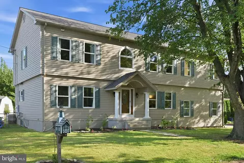 8418 Geneva Rd, Pasadena, MD 21122