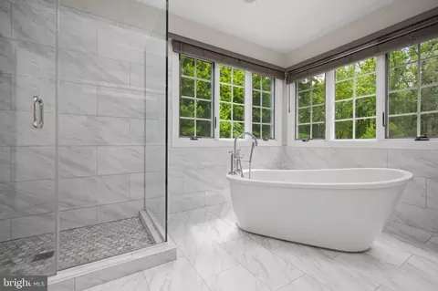 Bath - 234 Meadowgate Dr, Annapolis, MD 21409 photo 1 of 4