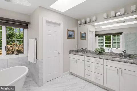 Bath - 234 Meadowgate Dr, Annapolis, MD 21409 photo 2 of 4