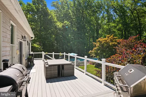 Exterior - 234 Meadowgate Dr, Annapolis, MD 21409 photo 4 of 8