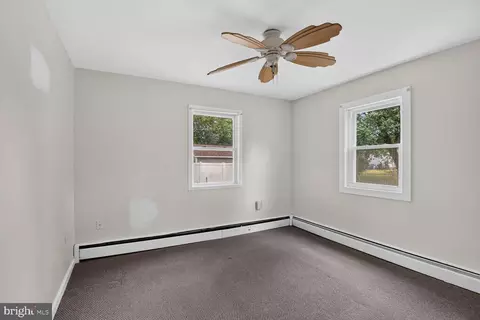 Bedroom - 303 Holly Rd, Edgewater, MD 21037 photo 3 of 3
