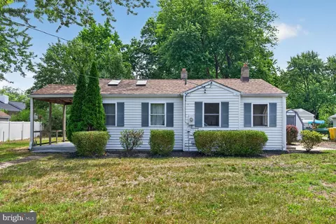 303 Holly Rd, Edgewater, MD 21037