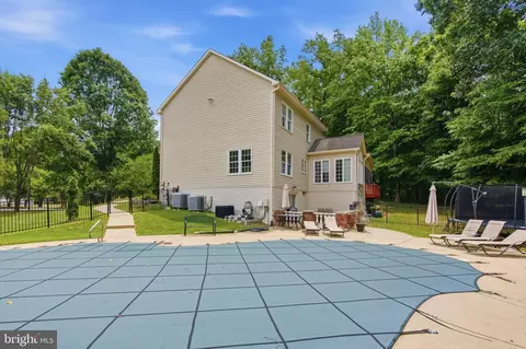 Exterior - 2002 Gresham Ln, Davidsonville, MD 21035 photo 6 of 6