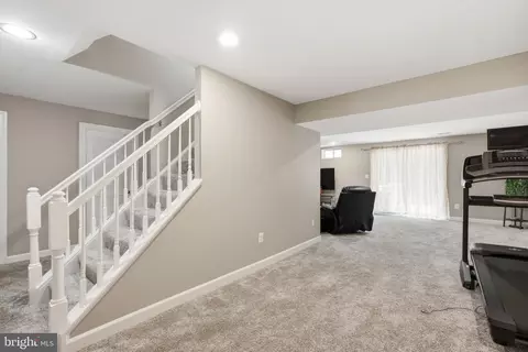 Entry Way - 2002 Gresham Ln, Davidsonville, MD 21035 photo 4 of 4