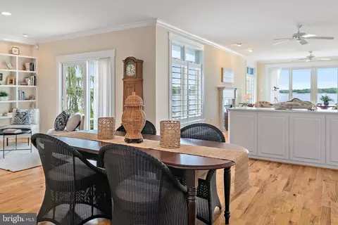 Dining - 3650 Bay Dr, Edgewater, MD 21037 photo 2 of 6