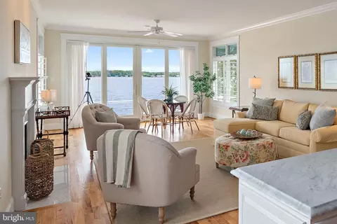 Living - 3650 Bay Dr, Edgewater, MD 21037 photo 2 of 7