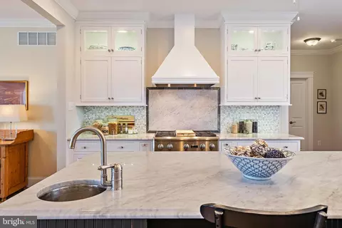 Kitchen - 3650 Bay Dr, Edgewater, MD 21037 photo 7 of 8