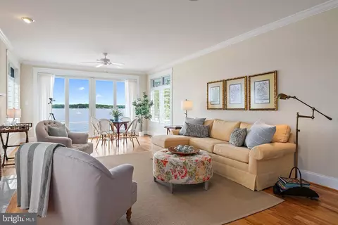 Living - 3650 Bay Dr, Edgewater, MD 21037 photo 3 of 7
