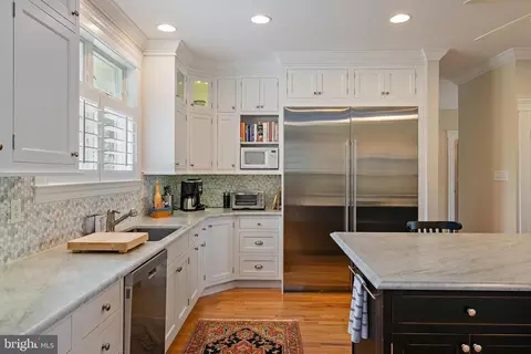 Kitchen - 3650 Bay Dr, Edgewater, MD 21037 photo 6 of 8