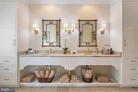 Bath - 3650 Bay Dr, Edgewater, MD 21037 photo 1 of 5
