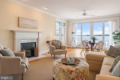 Living - 3650 Bay Dr, Edgewater, MD 21037 photo 1 of 7