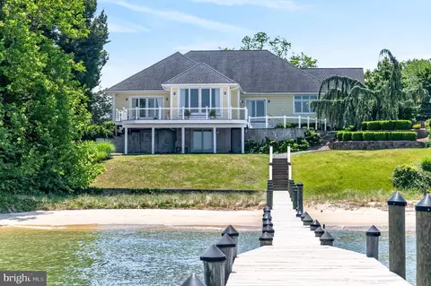 Exterior - 3650 Bay Dr, Edgewater, MD 21037 photo 2 of 4
