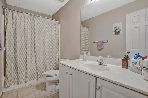 Bath - 648 Howards Loop #19, Annapolis, MD 21401 photo 2 of 3