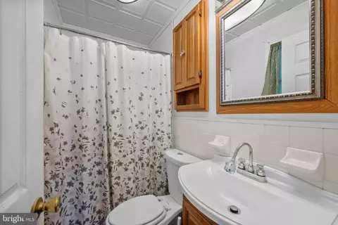 Bath - 1247 River Bay Rd, Annapolis, MD 21409 photo 1 of 2