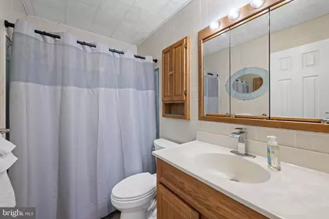 Bath - 1247 River Bay Rd, Annapolis, MD 21409 photo 2 of 2