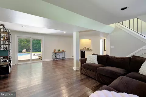Living - 2190 Hallmark Ct, Gambrills, MD 21054 photo 4 of 7