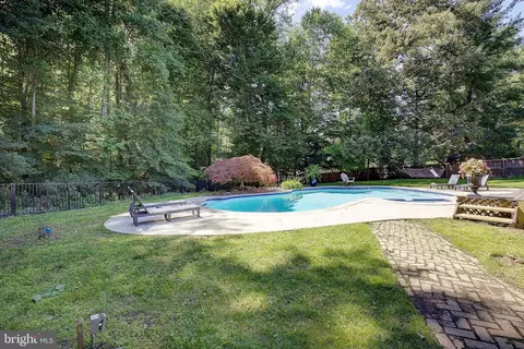 Exterior - 2190 Hallmark Ct, Gambrills, MD 21054 photo 10 of 13