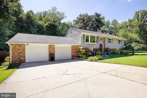 Exterior - 2190 Hallmark Ct, Gambrills, MD 21054 photo 5 of 13