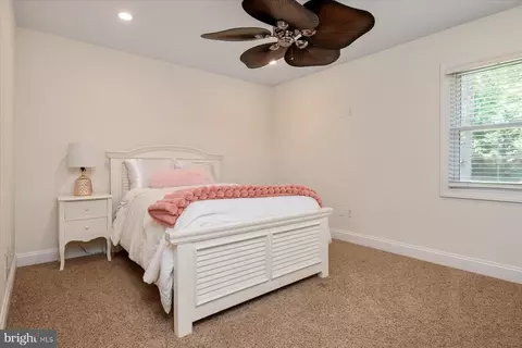 Bedroom - 1134 Valley Dr, Pasadena, MD 21122 photo 2 of 7