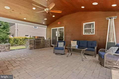 Exterior - 1134 Valley Dr, Pasadena, MD 21122 photo 4 of 12