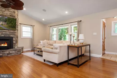 Living - 1134 Valley Dr, Pasadena, MD 21122 photo 1 of 3