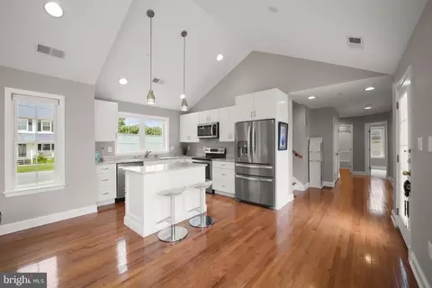 Entry Way - 5222 Spring Ave, Shady Side, MD 20764 photo 2 of 9