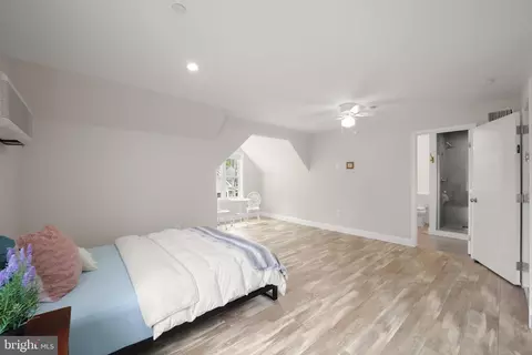 Bedroom - 5222 Spring Ave, Shady Side, MD 20764 photo 4 of 4