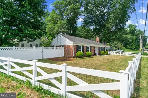 Exterior - 117 Oakwood Rd, Edgewater, MD 21037 photo 9 of 15