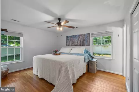 Bedroom - 117 Oakwood Rd, Edgewater, MD 21037 photo 1 of 4