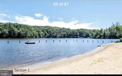 View/Area - 117 Oakwood Rd, Edgewater, MD 21037 photo 4 of 5