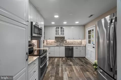 Kitchen - 117 Oakwood Rd, Edgewater, MD 21037 photo 1 of 1