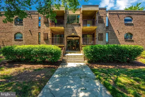 15 Silverwood Cir #6, Annapolis, MD 21403
