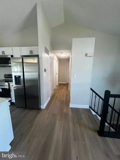 Entry Way - 1407 Gesna Dr, Hanover, MD 21076 photo 6 of 10